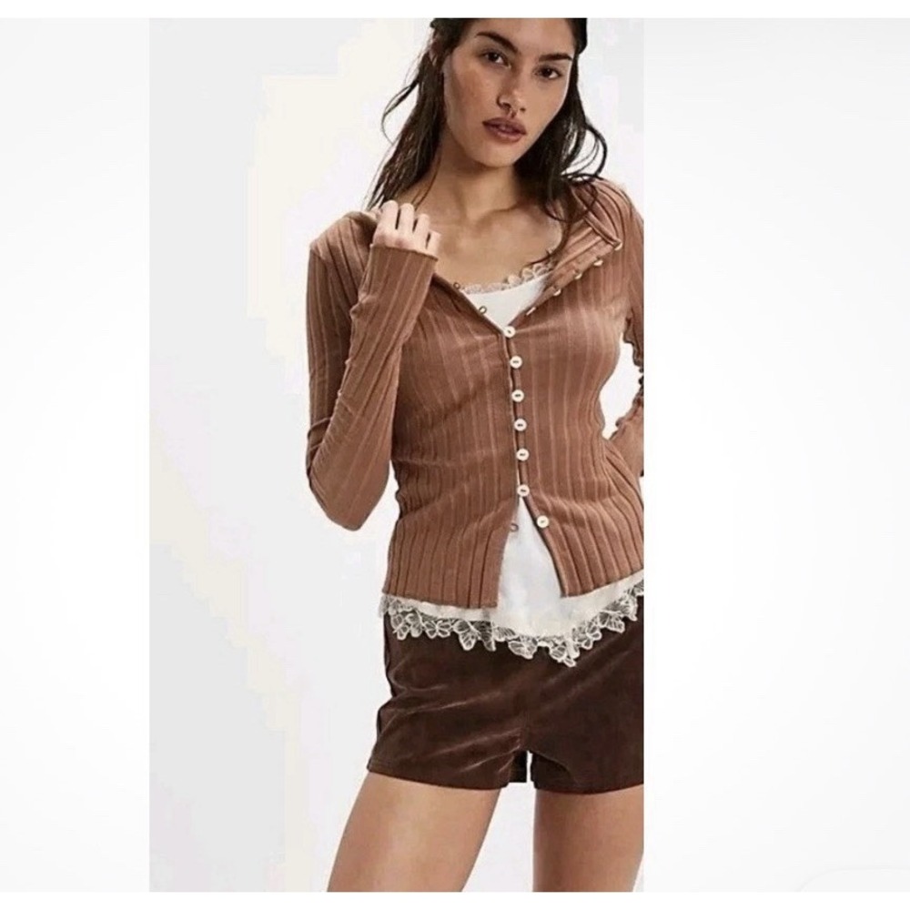 Free People Tilly Cardi L Ribbed Knit Button Fitted Sweater Otter Brown NWT‎ $58